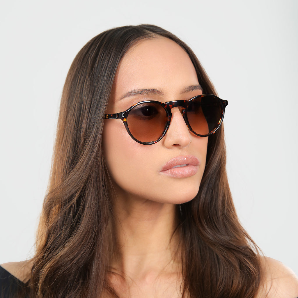 Illesteva Capri Star Tortoise Brown Gradient Sunglasses-Accessories-West of Woodward Boutique-Vancouver-Canada