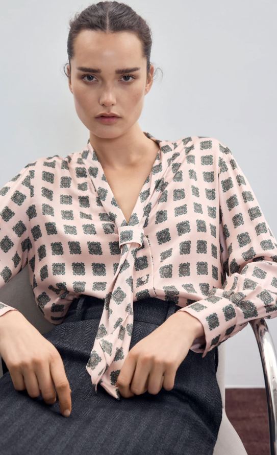 Smythe V-Necktie Blouse Blush Medallion